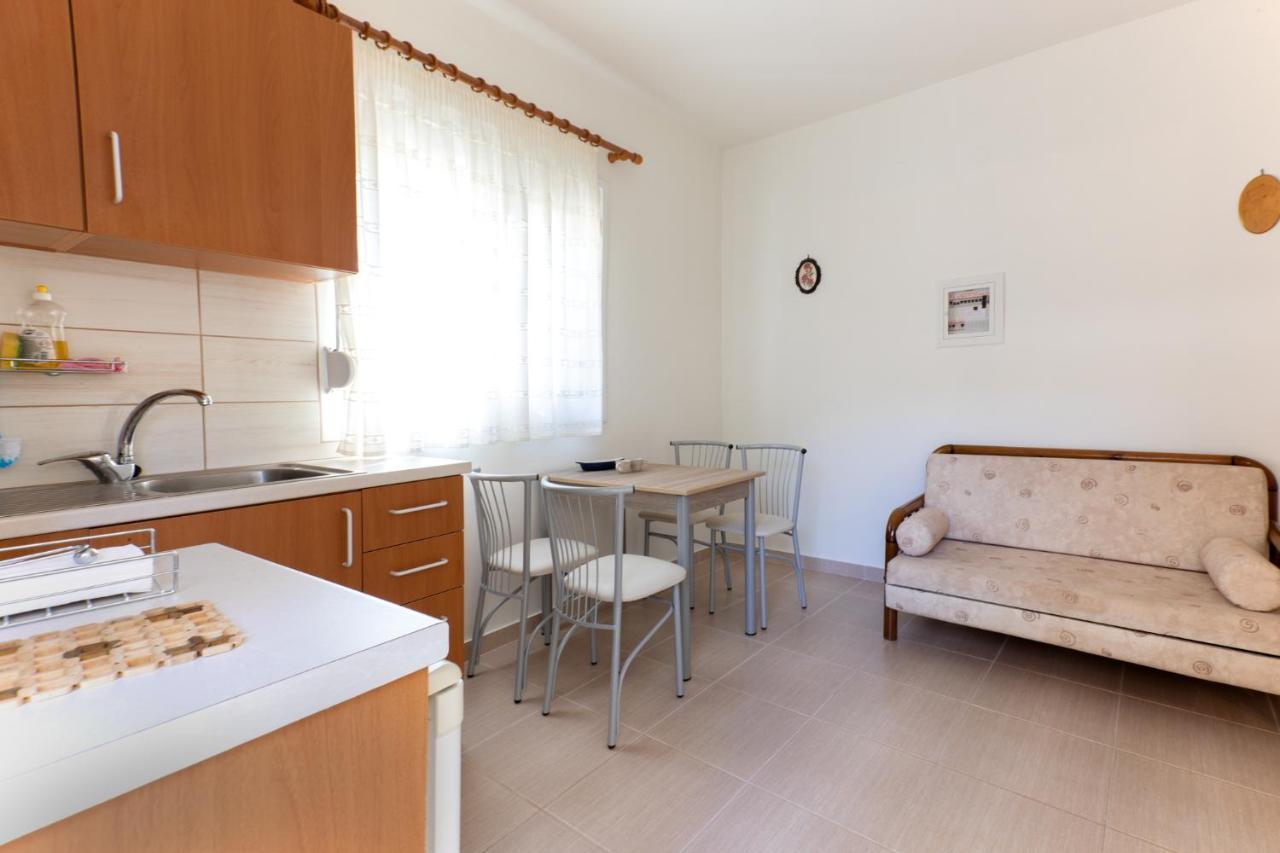 Nikki'S Family Apartments Sívota Dış mekan fotoğraf